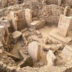 Pre-Built - Ancient roman ruins in the middle of a desert